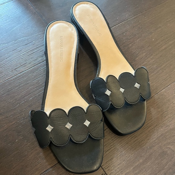 Banana Republic | Leather Slide Sandal - Picture 5 of 9